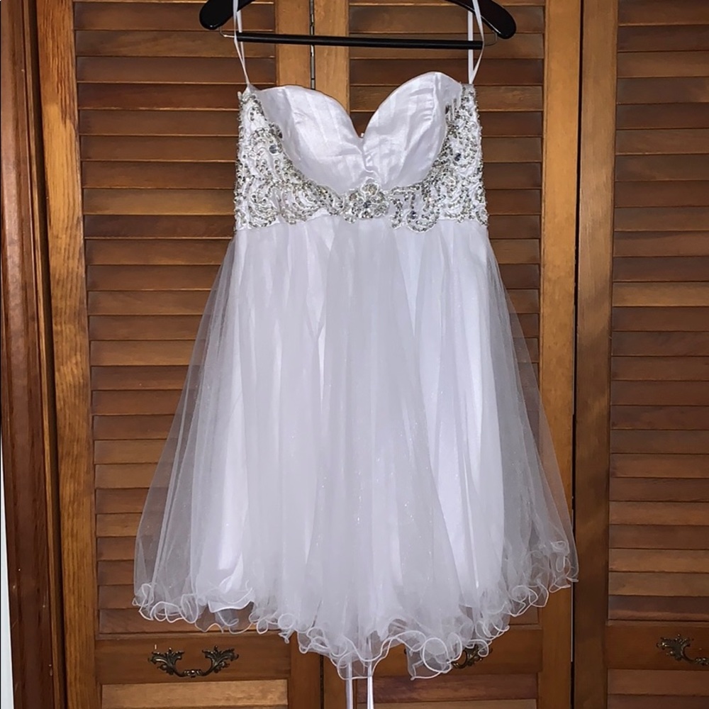 Short white prom dress